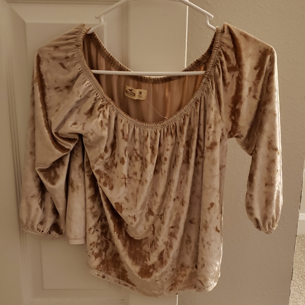 New Off the shoulder top never been worn